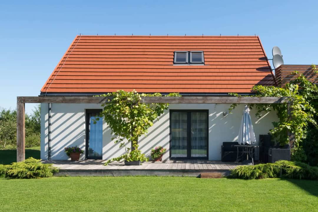 Czerwona dachówka jaka elewacja - idealne kolory dla Twojego domu