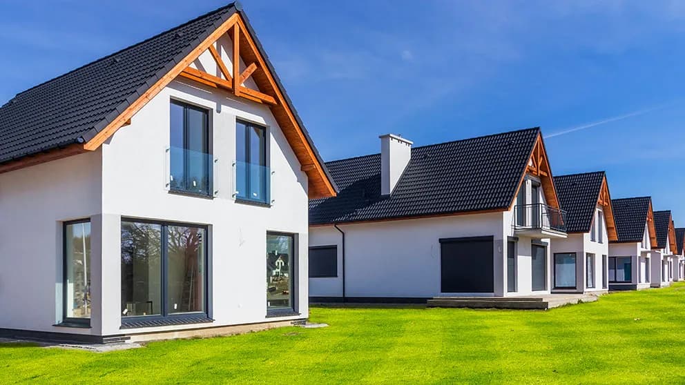 Jaki kolor okien do czarnego dachu? Odkryj idealne połączenia kolorystyczne Jaki kolor okien do czarnego dachu? Odkryj idealne połączenia kolorystyczne