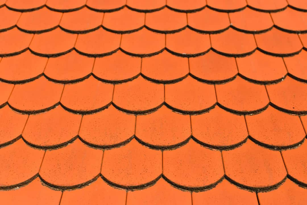 Ile dachówek karpiówek na m2? Kluczowe informacje i obliczenia Ile dachówek karpiówek na m2? Kluczowe informacje i obliczenia